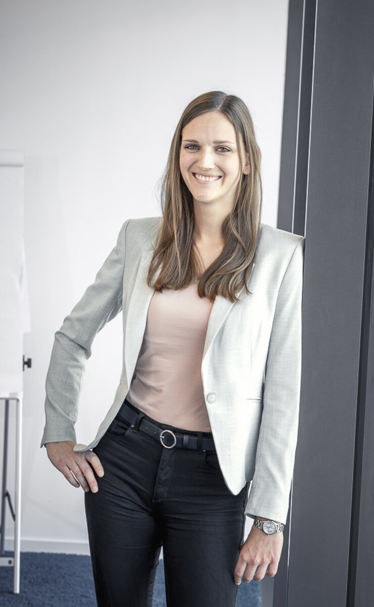 Anja Schellinger, Consultant